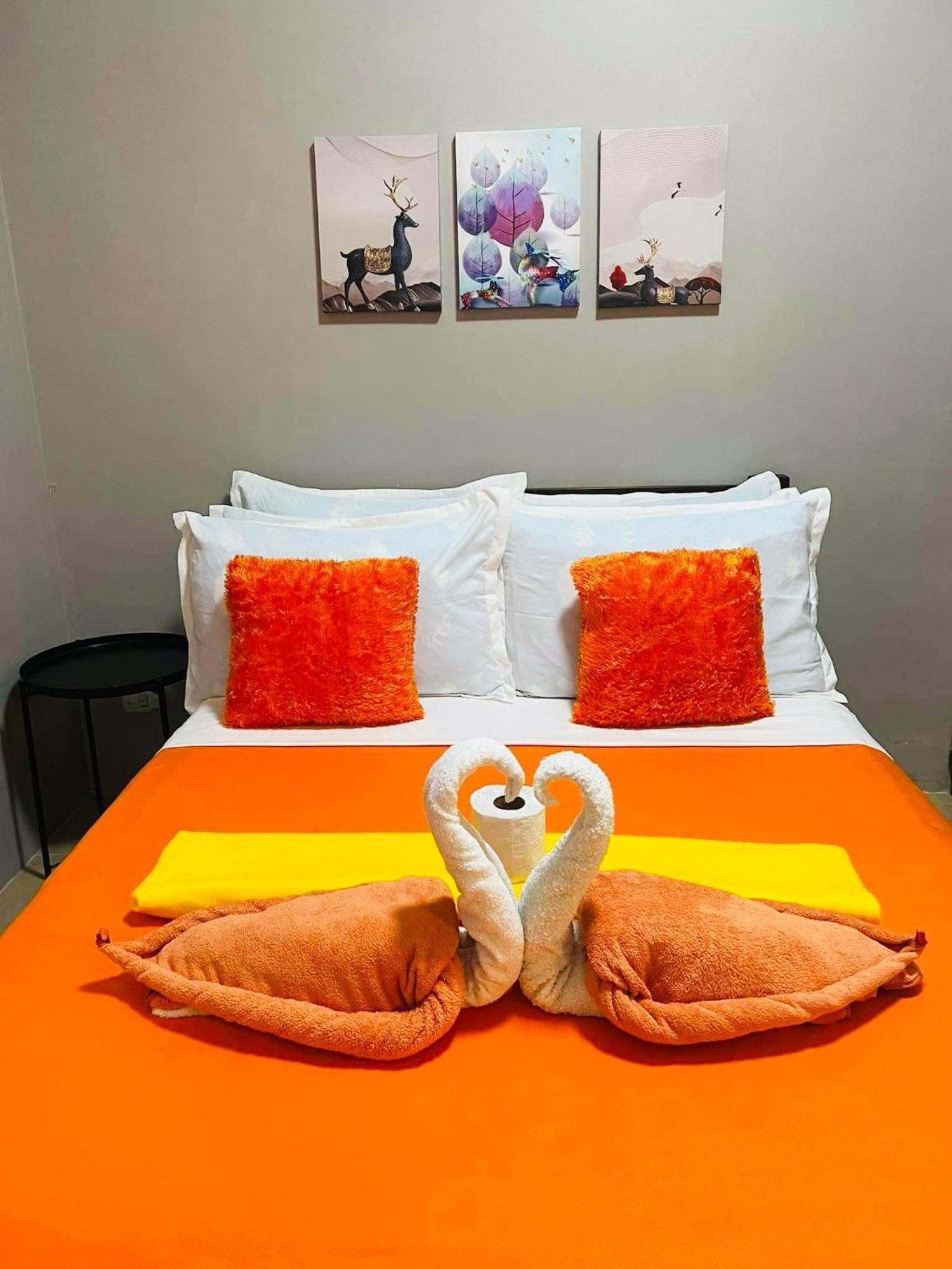 One Palm Tree Villas Condominium - Studio 10O With Balcony - Across Terminal 3 Airport Manila Eksteriør billede