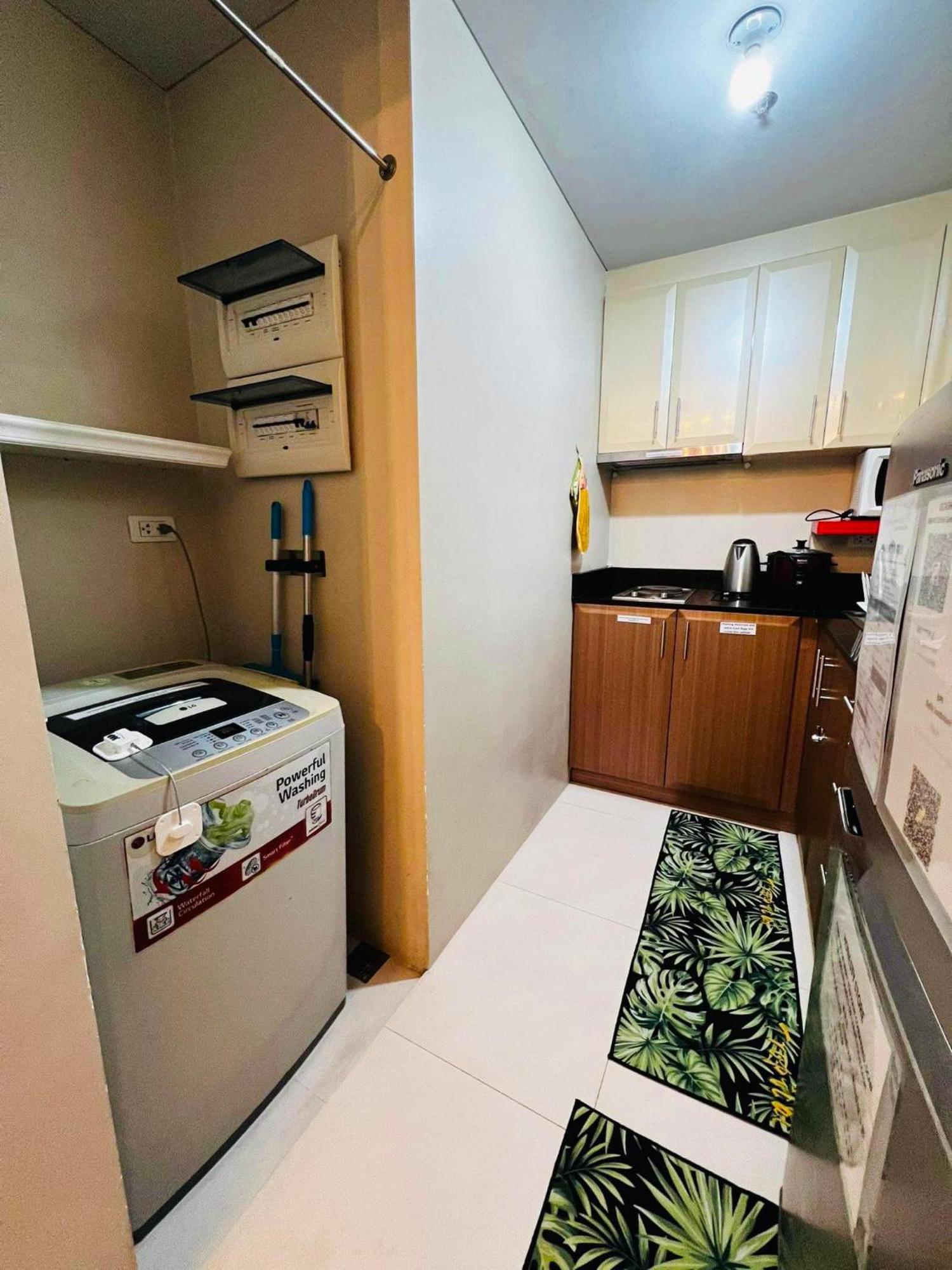 One Palm Tree Villas Condominium - Studio 10O With Balcony - Across Terminal 3 Airport Manila Eksteriør billede